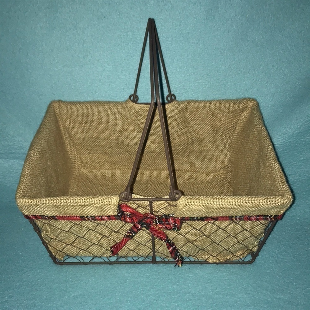𝅺CHICKEN wire basket rustic jute lining Christmas ribbon trim